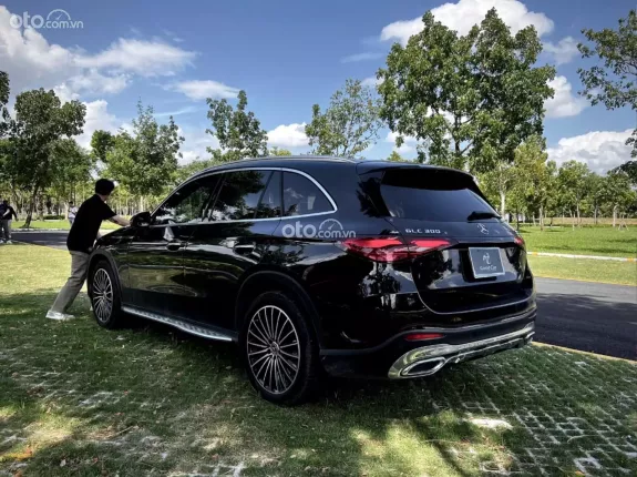 Mercedes-Benz GLC 300 4Matic 2024 - Mercedes GLC300 4Matic 2024 siêu lướt 4.500km như xe thùng