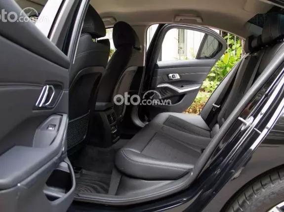 BMW 320i Sport Line 2022 - Full black cực ngầu