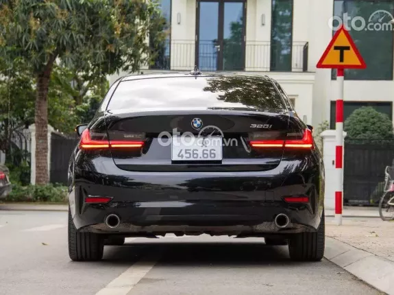 BMW 320i Sport Line 2022 - Full black cực ngầu