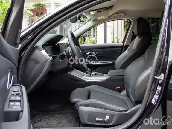 BMW 320i Sport Line 2022 - Full black cực ngầu