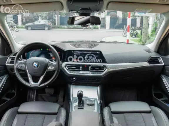 BMW 320i Sport Line 2022 - Full black cực ngầu