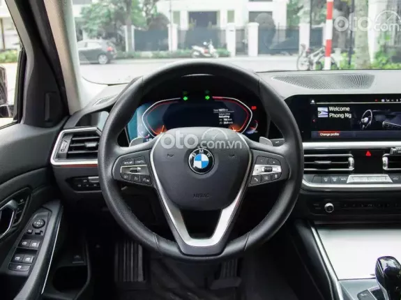 BMW 320i Sport Line 2022 - Full black cực ngầu