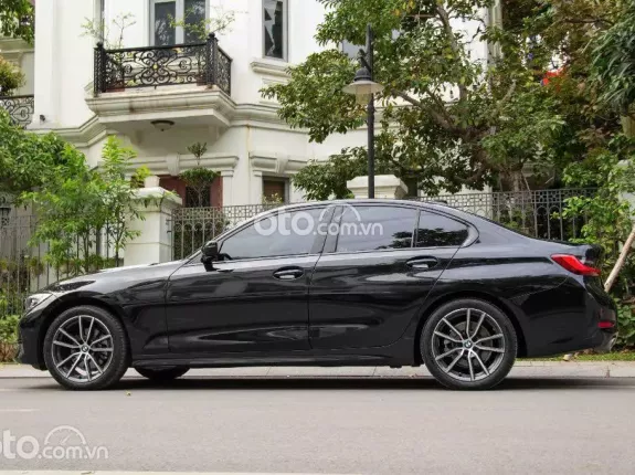BMW 320i Sport Line 2022 - Full black cực ngầu
