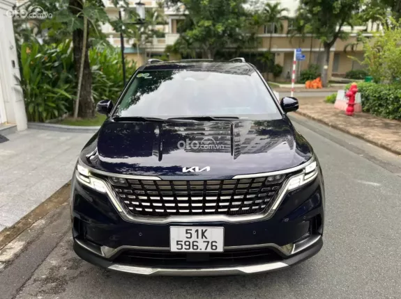 Kia Carnival 2.2D Signature 2022 - Chất xe cực đẹp, sơn zin 90%. Bank 70%