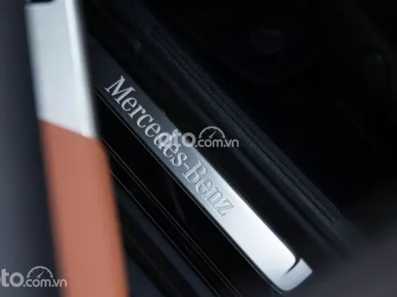 Mercedes-Benz GLC 200 4Matic 2023 - Sản xuất 2023 đăng ký lần đầu tháng 9/2024