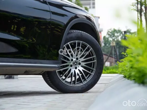 Mercedes-Benz GLC 200 4Matic 2023 - Sản xuất 2023 đăng ký lần đầu tháng 9/2024