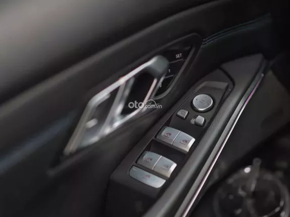 BMW 330i M Sport 2021 - Model 2022 màu xanh cực bén