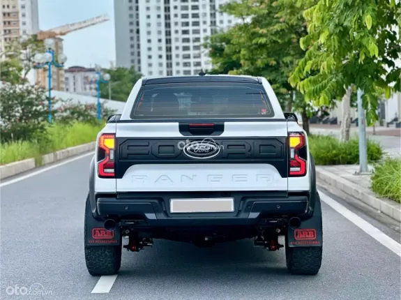 Ford Ranger Raptor 2023 - Xe đã độ nhiều đồ chơi xịn cho xe như ghế massa, mâm lốp, bóng hơi
