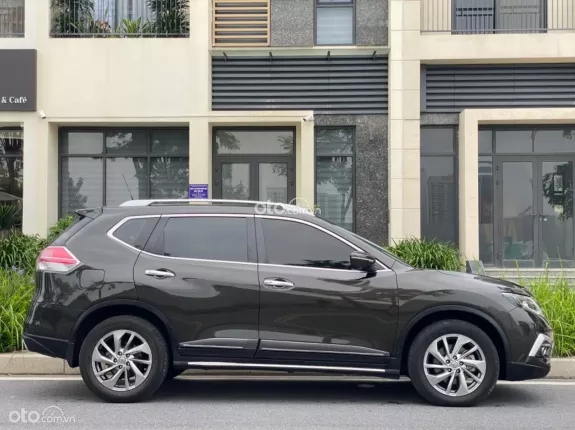 Nissan X trail 2.5 SV 4WD Premium 2018 - Chính chủ tư nhân từ đầu biển Hà Nội