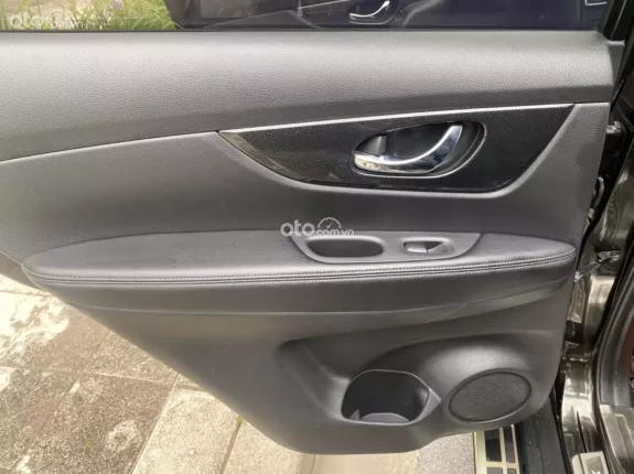 Nissan X trail 2.5 SV 4WD Premium 2018 - Chính chủ tư nhân từ đầu biển Hà Nội