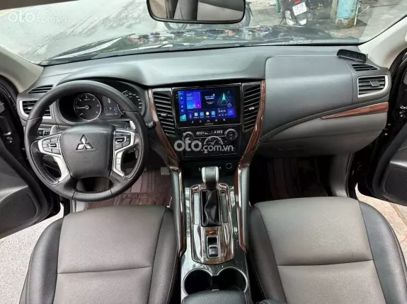 Mitsubishi Pajero Sport D 4x2 AT 2018 - SUV 7 chỗ cực đẹp, máy dầu cực khỏe, keo chỉ Zin tuyệt đối