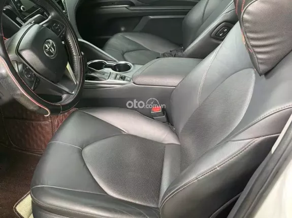Toyota Camry 2.0Q 2022 - Xe đẹp, đủ hồ sơ, bảo hành full hãng