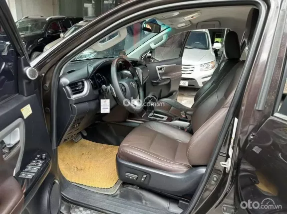 Toyota Fortuner 2.7 V 4X2 AT 2017 - SUV gầm cao chất lượng, keo chỉ máy số Zin