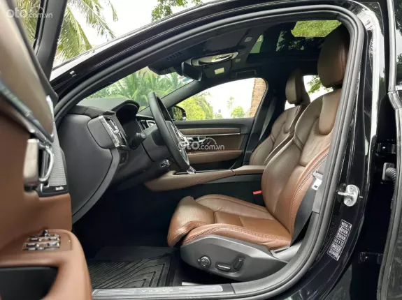 Volvo S90 ultimate 2022 - Duy nhất 1 bản tại VN full tính năng trục cơ sở kéo dài hơn E-class