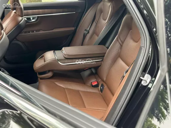 Volvo S90 ultimate 2022 - Duy nhất 1 bản tại VN full tính năng trục cơ sở kéo dài hơn E-class