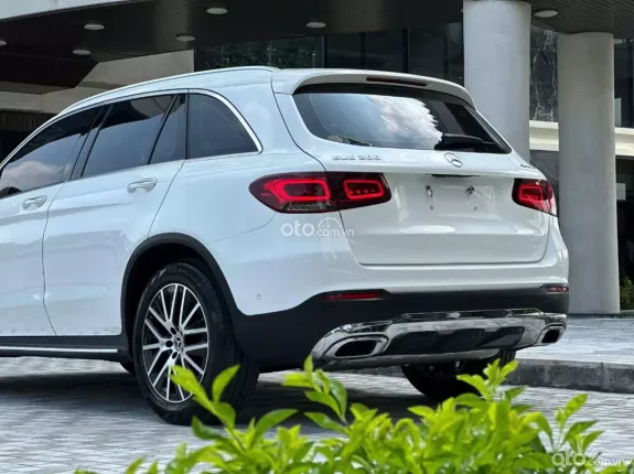 Mercedes-Benz GLC 200 V1 2022 - Xe một chủ mua mới từ đâu, nguyên zin bao check cả xe