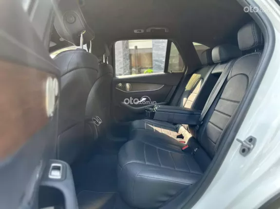 Mercedes-Benz GLC 200 V1 2022 - Xe một chủ mua mới từ đâu, nguyên zin bao check cả xe