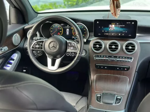 Mercedes-Benz GLC 200 V1 2022 - Xe một chủ mua mới từ đâu, nguyên zin bao check cả xe