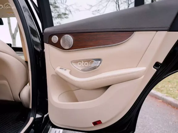 Mercedes-Benz GLC 200 V1 2022 - Đăng ký lần đầu T6/23 bảo hành chính hãng 3 năm