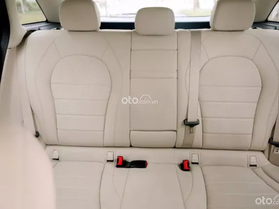 Mercedes-Benz GLC 200 V1 2022 - Đăng ký lần đầu T6/23 bảo hành chính hãng 3 năm