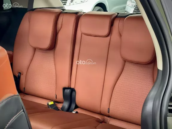 Kia Carnival 2.2D Signature 2024 - Màu Xanh Quân Đội - Nội thất nâu