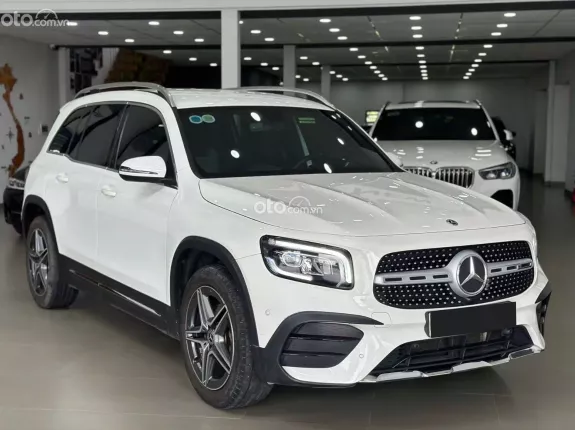 Mercedes-Benz GLB 200 4MATIC 2.0L 2022 - Ngoại thất trắng, nội thất kem cao cấp