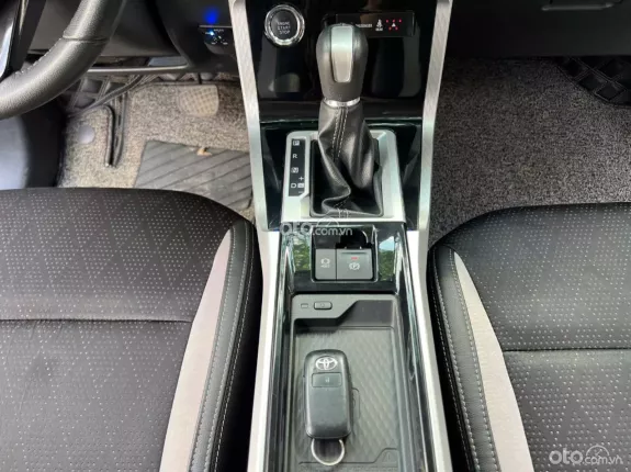 Toyota Veloz Cross 1.5 CVT 2022 - Cam kết chất lượng xe, không đâm đụng, tai nạn