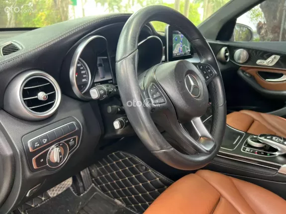 Mercedes-Benz GLC 300 4Matic 2018 - Cam kết chất lượng xe, không đâm đụng, tai nạn