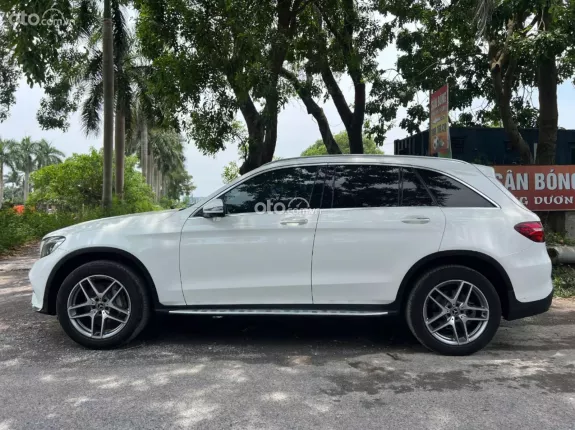 Mercedes-Benz GLC 300 4Matic 2018 - Cam kết chất lượng xe, không đâm đụng, tai nạn