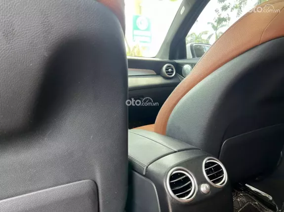 Mercedes-Benz GLC 300 4Matic 2018 - Cam kết chất lượng xe, không đâm đụng, tai nạn