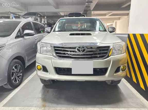 Toyota Hilux 2.5E 4x2 MT 2014 - Odo 10.9v cực chất
