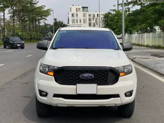 Ford Ranger XLS 2.0L 4x2 AT 2021 - Nước sơn còn đẹp, bao check thoải mái