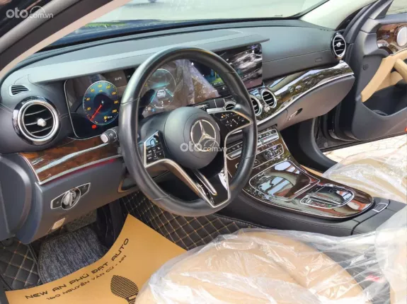 Mercedes-Benz E200 E200 2021 - Chất xe còn đẹp, nội thất siêu nét