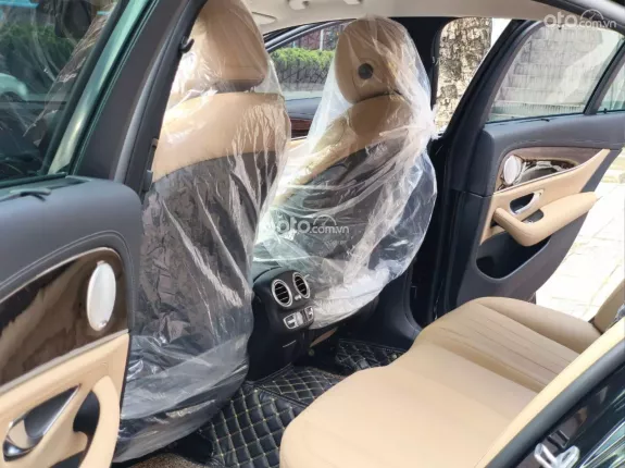 Mercedes-Benz E200 E200 2021 - Chất xe còn đẹp, nội thất siêu nét
