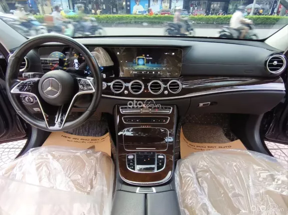 Mercedes-Benz E200 E200 2021 - Chất xe còn đẹp, nội thất siêu nét