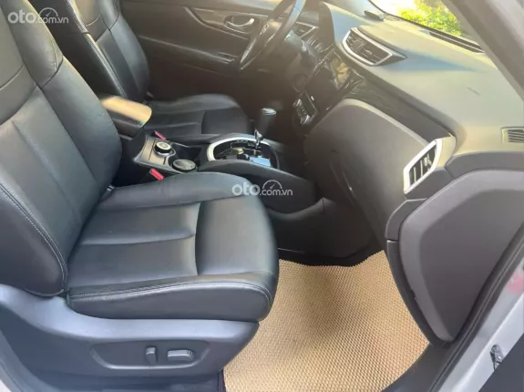 Nissan X trail 2.5 SV 4WD 2016 - Full option