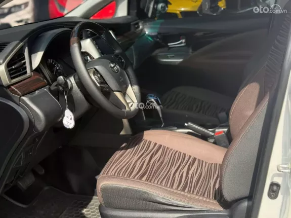 Toyota Innova 2.0 Venturer AT 2022 - SẢN XUẤT 2022, ĐĂNG KÝ 2023 – GIÁ CHỈ 720 TRIỆU - Trả góp 80% xe, MỖI THÁNG CHỈ 6.3 TRIỆU