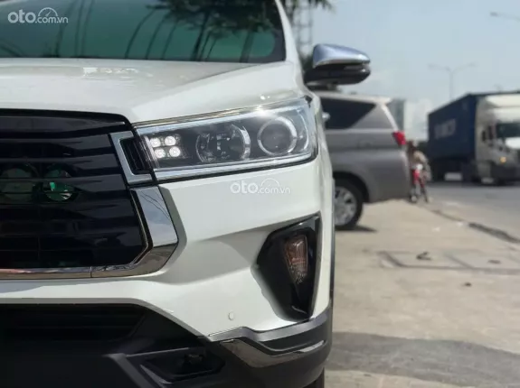 Toyota Innova 2.0 Venturer AT 2022 - SẢN XUẤT 2022, ĐĂNG KÝ 2023 – GIÁ CHỈ 720 TRIỆU - Trả góp 80% xe, MỖI THÁNG CHỈ 6.3 TRIỆU