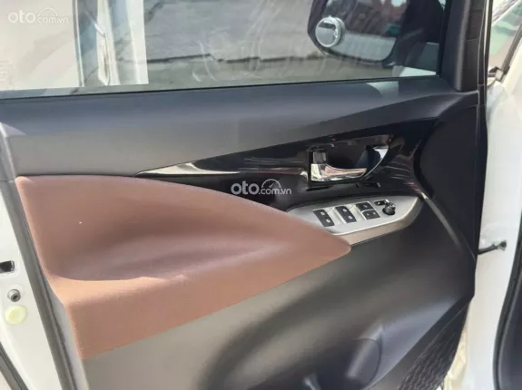 Toyota Innova 2.0 Venturer AT 2022 - SẢN XUẤT 2022, ĐĂNG KÝ 2023 – GIÁ CHỈ 720 TRIỆU - Trả góp 80% xe, MỖI THÁNG CHỈ 6.3 TRIỆU