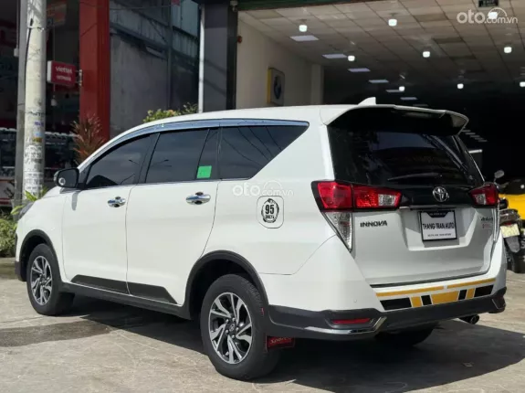 Toyota Innova 2.0 Venturer AT 2022 - SẢN XUẤT 2022, ĐĂNG KÝ 2023 – GIÁ CHỈ 720 TRIỆU - Trả góp 80% xe, MỖI THÁNG CHỈ 6.3 TRIỆU