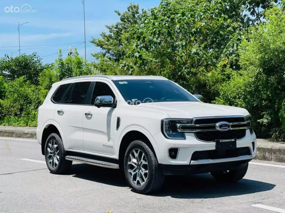 Ford Everest Titanium 2.2L 4x2 AT 2025 - Xe siêu lướt 4000 km