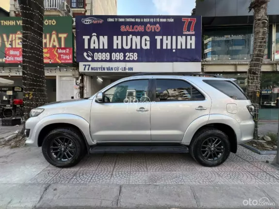 Toyota Fortuner 2.7 V 4X2 AT 2015 - Hỗ trợ Bank 60%