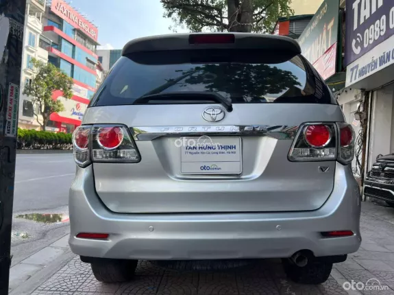 Toyota Fortuner 2.7 V 4X2 AT 2015 - Hỗ trợ Bank 60%