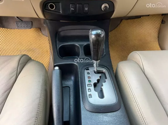Toyota Fortuner 2.7 V 4X2 AT 2015 - Hỗ trợ Bank 60%