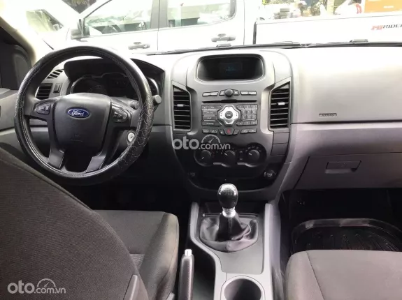 Ford Ranger XLS 2.2 4x2 MT 2016 - FORD RANGER 2016 SỐ SÀN XE LƯỚT GIA ĐÌNH ĐI RẤT KỸ