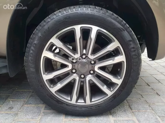 Ford Everest Titanium 2.0 AT 4x2 2019 - Ford Everest Titanium 2.0L 4x2 AT 2019