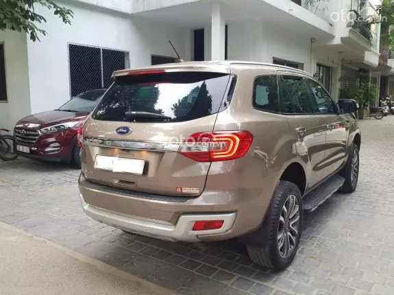 Ford Everest Titanium 2.0 AT 4x2 2019 - Ford Everest Titanium 2.0L 4x2 AT 2019