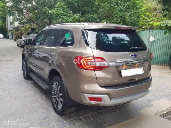 Ford Everest Titanium 2.0 AT 4x2 2019 - Ford Everest Titanium 2.0L 4x2 AT 2019