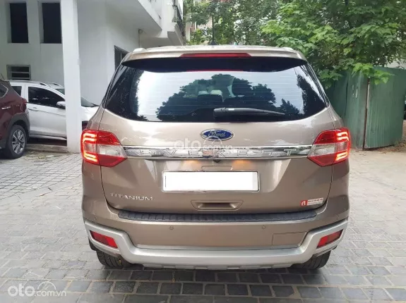 Ford Everest Titanium 2.0 AT 4x2 2019 - Ford Everest Titanium 2.0L 4x2 AT 2019
