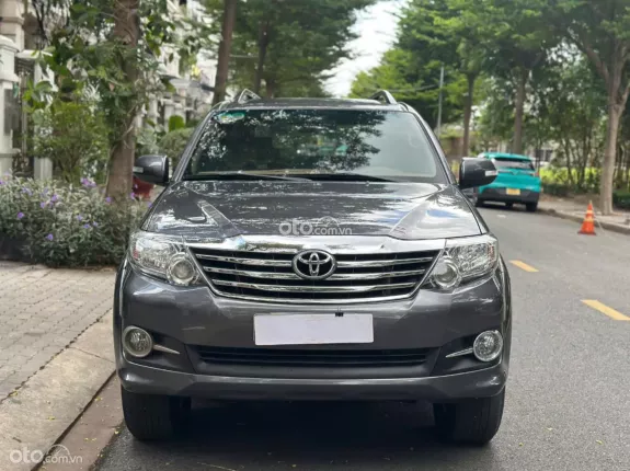 Toyota Fortuner 2.7V 2014 - Nhiều option đi lướt sơ cua chưa hạ